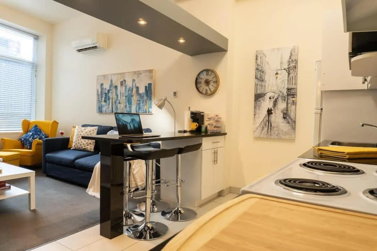 Holiday home New Listing Cozy Downtown Loft Rooftop Patio Bbq Gym Coffee Winnipeg